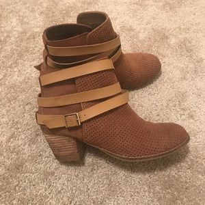 Dolce Vita sueded booties